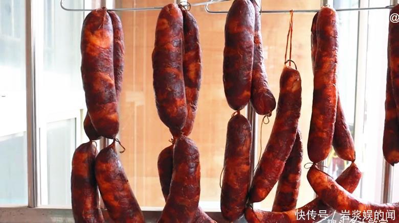春节后,吃不完的香肠别放冰箱,分享2个小窍门,放一年都新鲜