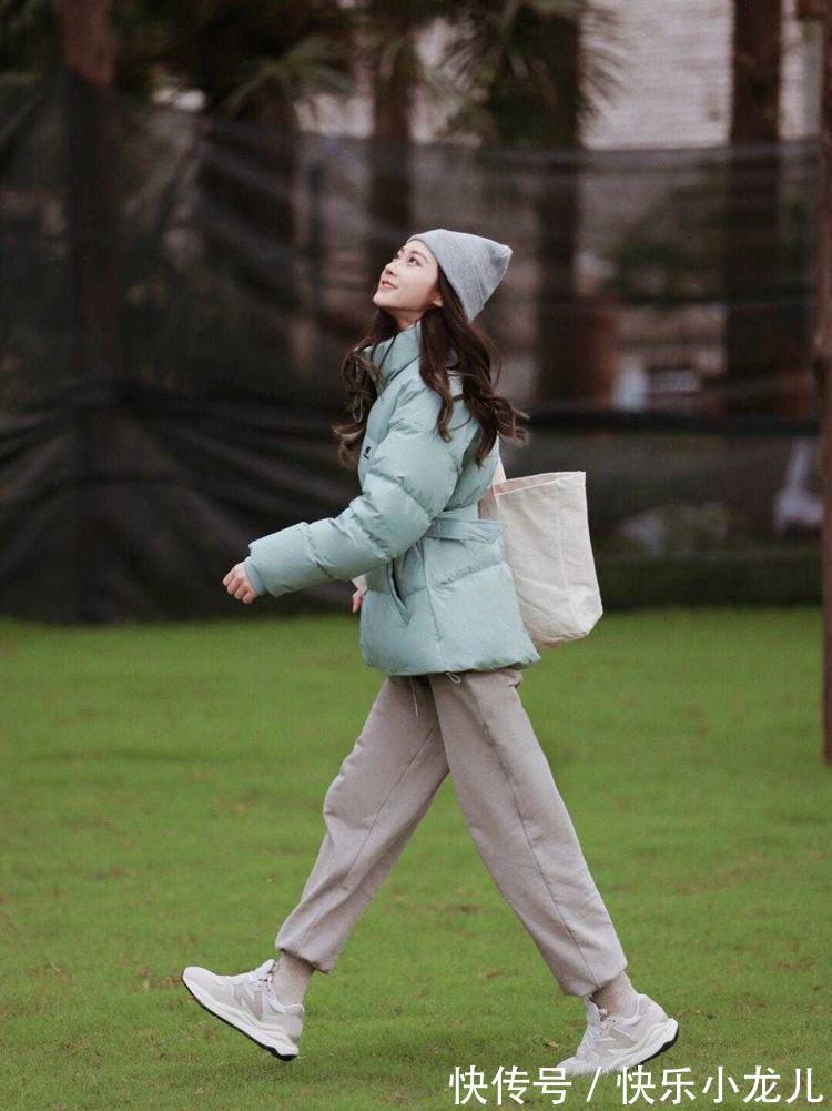 运动 降温后穿羽绒服才保暖，试试这些穿搭方式，日常实用又洋气
