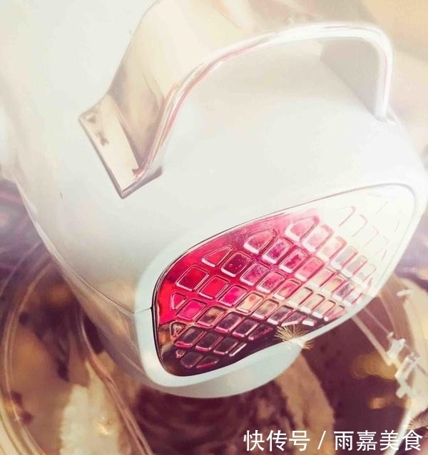 馒头切忌“这一步”,十人八个错,难怪不软硬邦邦,味道还不好