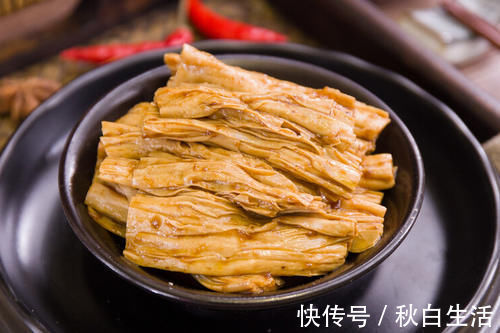 腐竹泡|泡腐竹,切记别用清水泡,教你一招,5分钟泡好,柔软筋道没硬芯