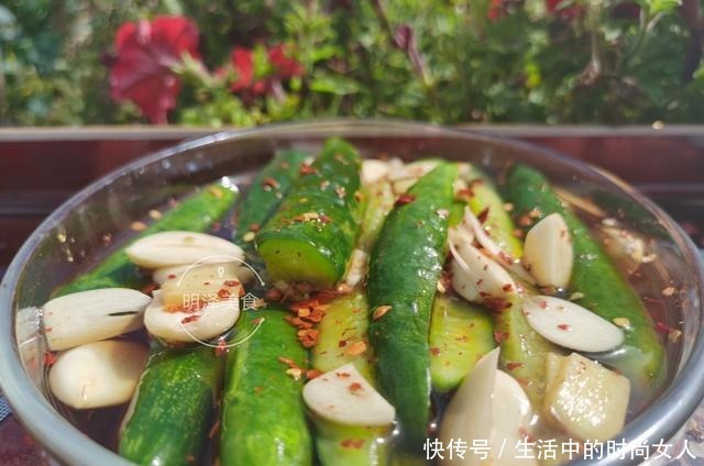旱黄瓜|腌酸辣黄瓜时,用这种醋代替白醋,腌出的黄瓜有果香味,口感特棒