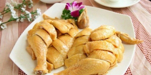 白切鸡,不只是放姜葱,少了它,鸡皮根本不会变黄