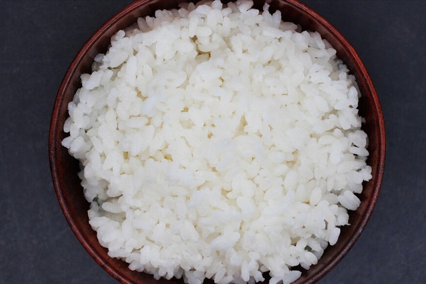 酱油炒饭,颜色红亮味道香,米饭分明,还得多做这一步