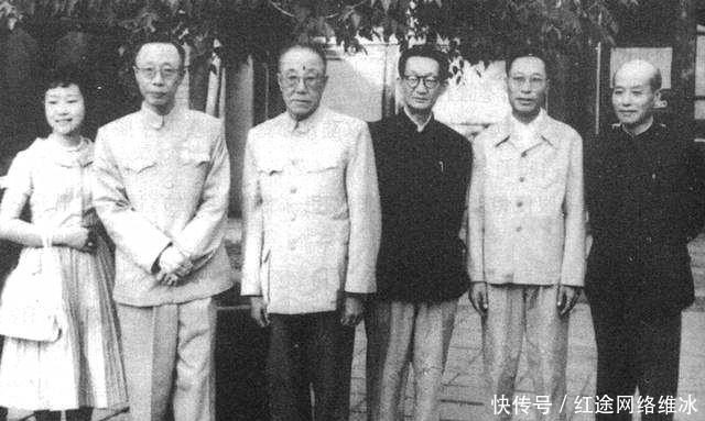 到底|末代皇帝溥仪到底有多不幸?和他弟弟一对比,才知什么是聪明