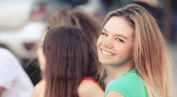 年龄|女孩第一次来月经的最佳年龄多少岁？可能很多宝妈还不清楚！