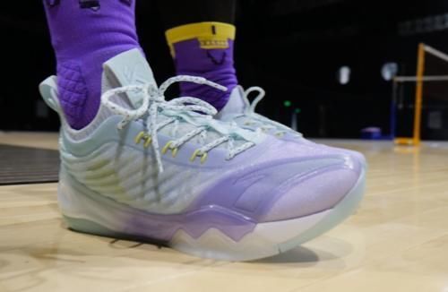 强度 它配置降级、它性能退步……可我依旧认为它是今夏最值得入手的实战鞋