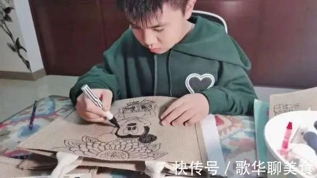 托特袋|男娃给妈妈送包包,上万网友炸锅:爱马仕丝巾都配不上啊