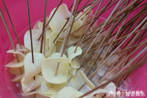 33岁女子卖土豆片夹馍,佛系做生意希望以后会更好