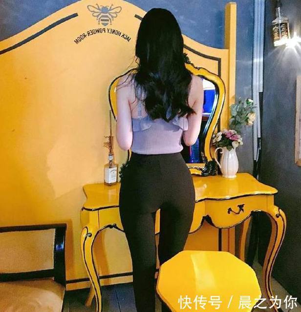 潮流 修身有型的打底裤美女,潮流感十足,散发个性魅力!