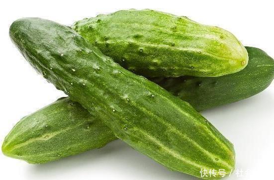 睡觉时|当你晚上睡觉时,喝一杯,会使你的皮肤变白,并为肝脏洗个澡