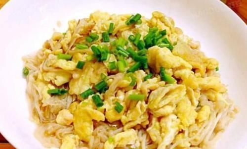 这菜被称作天然“补脑菜”,每天炒一盘,简单易学,脑瓜更聪明