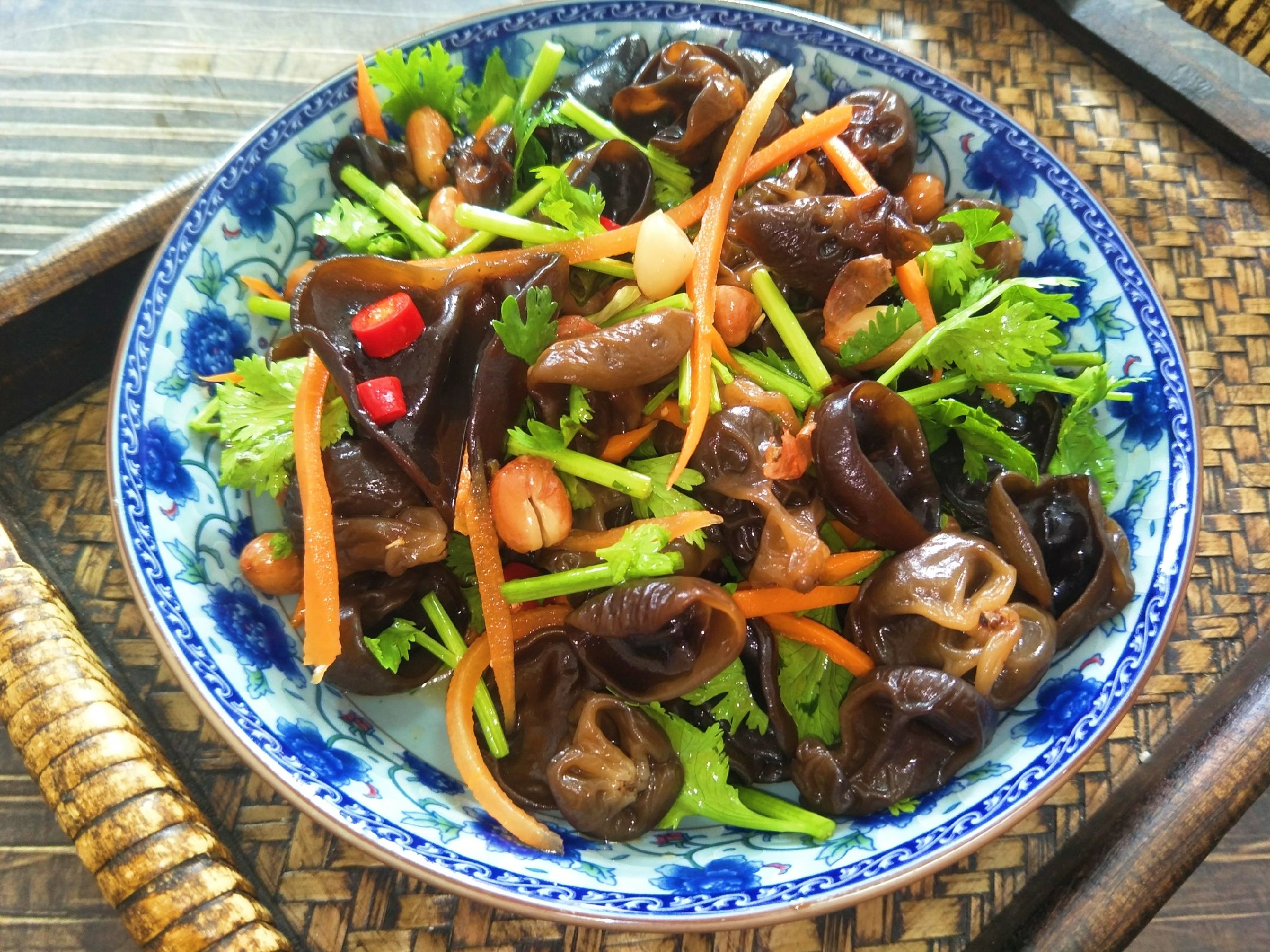 春天到了，遇到4种碱性蔬菜别放过，简单一凉拌，太香了