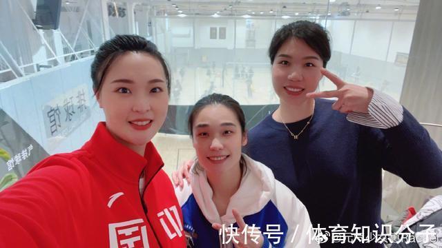 里约奥运|女排三奥运冠军同框!惠若琪林莉聊到凌晨,回忆往事搞怪合影