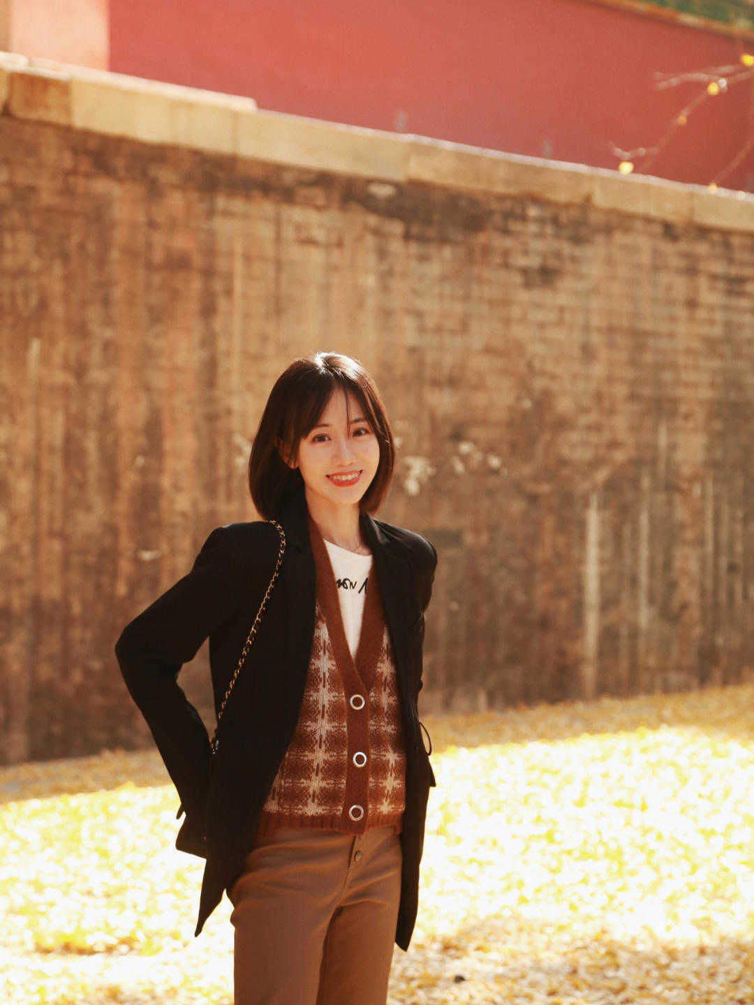 大地色|秋季给“小个子”女生的5套搭配指南，上身显高又显瘦，超好看