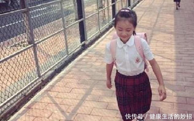 人际交往|接孩子放学时，父母三种行为少做，已悄悄伤害了孩子你却不知道！