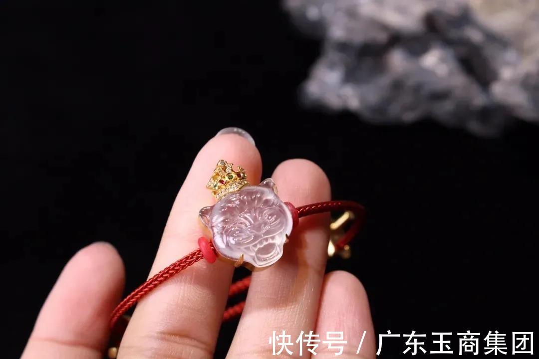 秘诀|从孤品到非标品，如何抓住珠宝直播的流量秘诀？