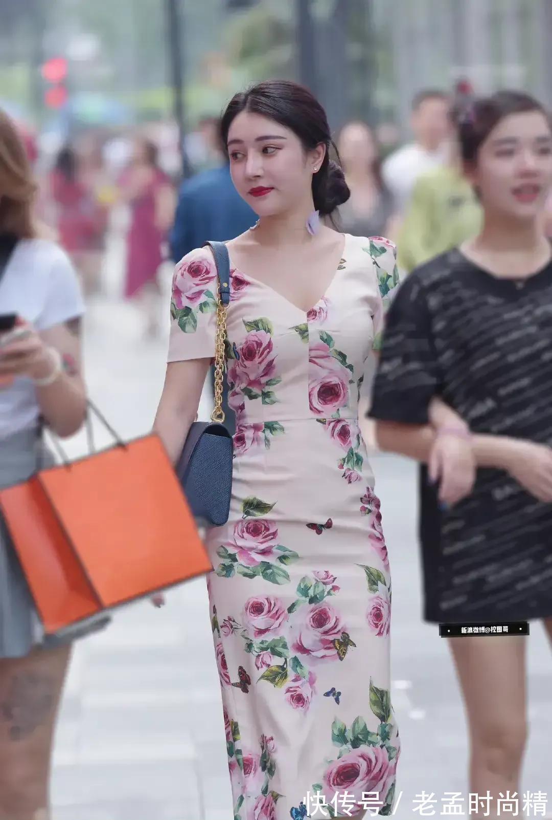 穿搭 街拍美图:连衣裙穿搭的小姐姐们