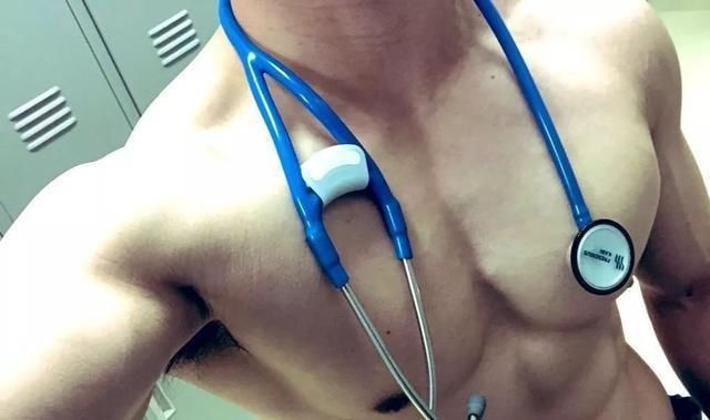 自律|“帅和尚”露大肌肉迷倒无数妹子,网友:和尚界的王力宏