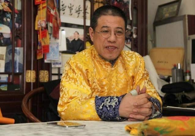 上交|他自称乾隆子孙,手上戴着的戒指价值3亿,专家让其上交只回6个字!