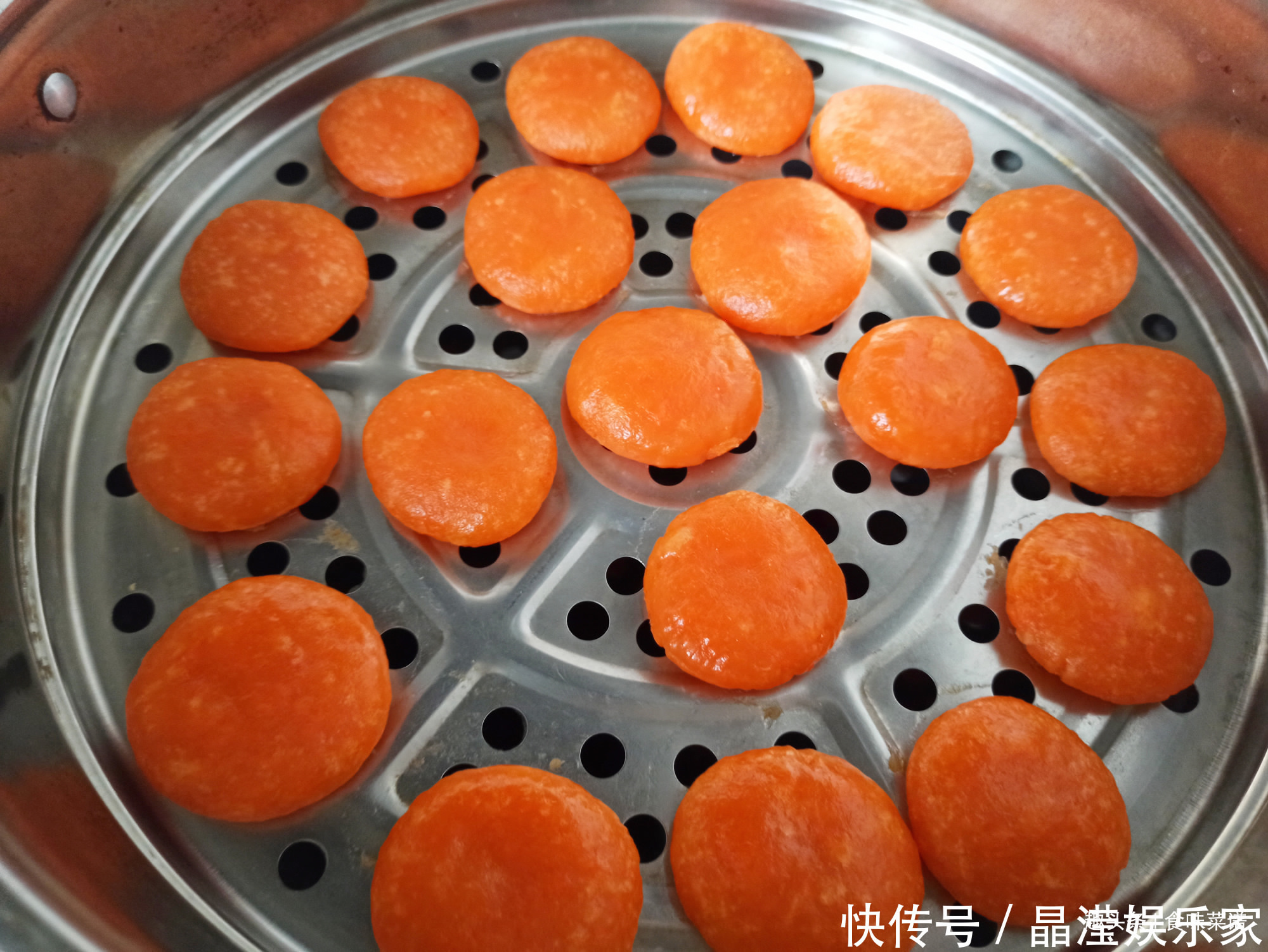 香甜|胡萝卜蒸一蒸，软糯香甜有嚼劲，增强免疫力少生病，孩子抢着要吃