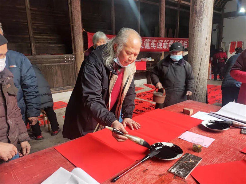 梅子明$文化惠民 翰墨迎新 真情送福 | 县文联组织开展“写春联 送祝福”慰问活动