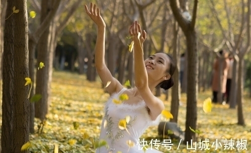 本文系$七绝十四首:且喜秋风知我意,万里相思共月明