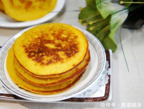 玉米面粗粮饼怎么做才好吃？掌握3点，松软香滑，快手营养早餐
