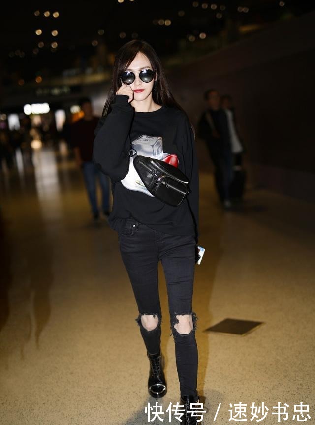 小黑|送你3个搭配小技巧,简单小黑裤也能凹出时髦感,不信来看看