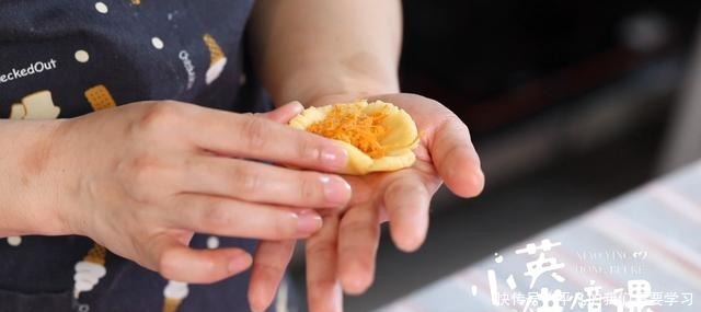 小英烘焙课手把手教你做懒人咸口肉松酥!