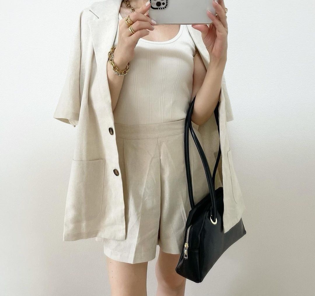 毛衣|夏日叠穿朝谁看齐？除了这位博主姐姐，其他人的穿法都不接地气