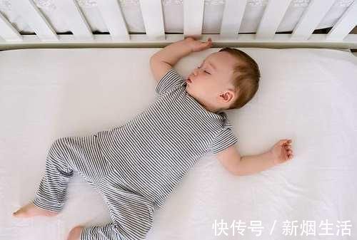 心理健康|年轻妈妈当着儿子面换衣服毫不避讳，总觉得孩子小，儿子的举动让她慌了