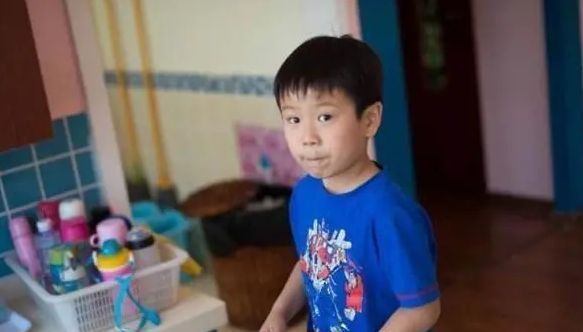 教育|“会撒娇的妈妈真好命”:要想养出暖男儿子,妈妈多撒娇就对了