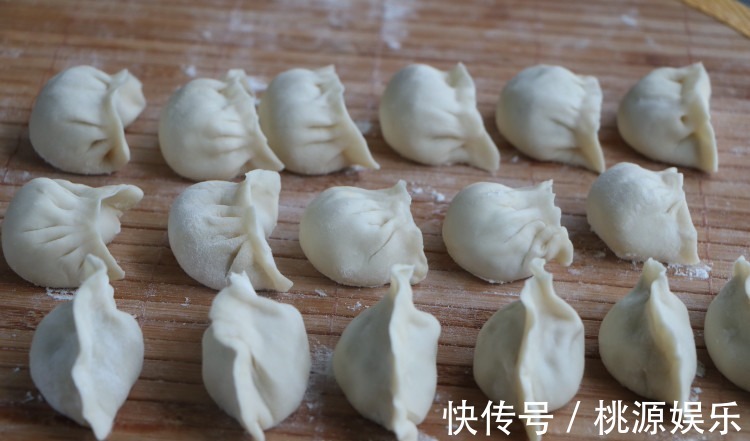 我家就馋这饺子，营养不上火，还润肺止咳，每次女儿吃20个