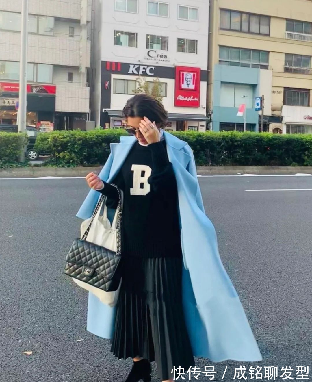 色系 五六十岁的女性这样打扮真洋气!精致优雅显气质,有品位又显年轻