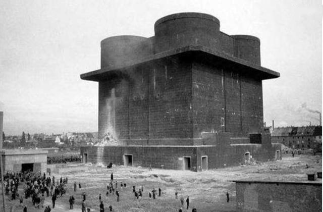 掉落|德军最强防空塔，27吨炸弹轮番打击，外层塔皮都没有掉落