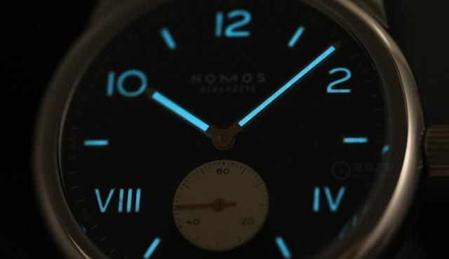 德系|万元级德系腕表标杆:NOMOS Club 738.S4