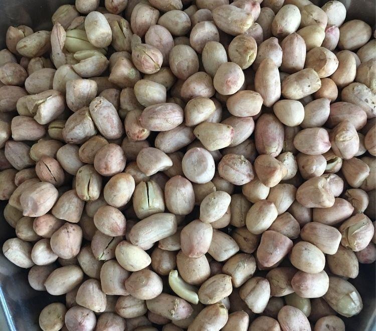 五香花生米不用锅炒,用这个方法做出来的花生米,下酒菜杠杠的