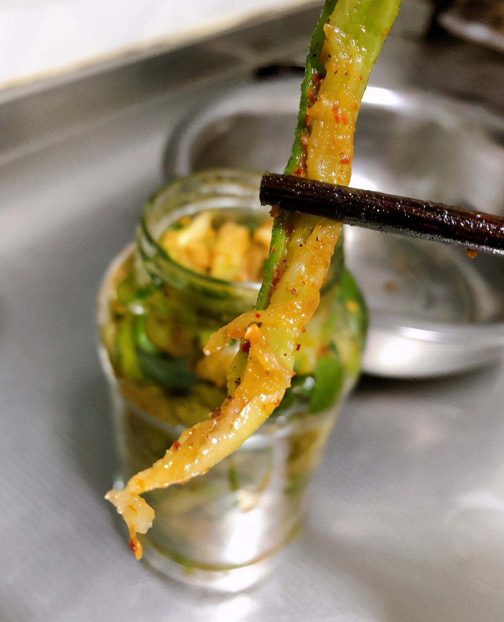 萝卜干直接晒还是直接腌教你60年老方法,脆爽入味,1年不坏