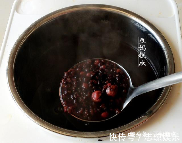 女人要学会爱自己,5种养颜补气血的粥,记得每周喝2碗