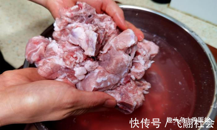 营养|入秋后,此肉贵点也要买,高钙高蛋白,营养滋补,老人孩子要多吃