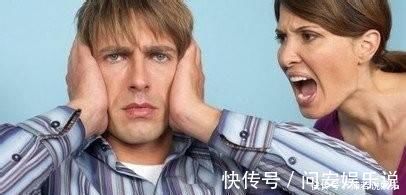 跷二郎腿|女人老不老,这5个表现看了就知道,一点都藏不住