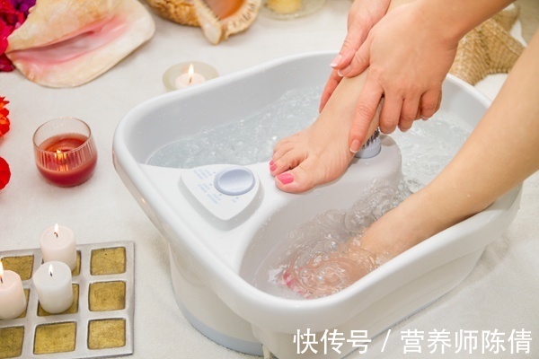 热水泡脚|养生从脚开始,夏天泡脚好处多,爱泡脚的人都知道