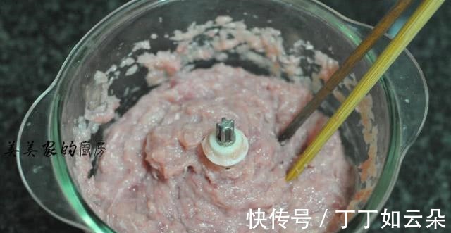 吃了30年饺子，第一次做这馅，鲜嫩多汁，比肉饺子还好吃，鲜！