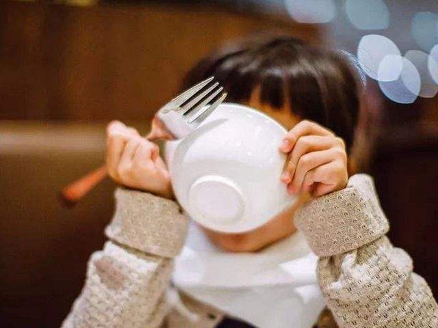 蜂蜜|宝宝一岁以内,这些食物千万不要喂,很伤害宝宝的身体