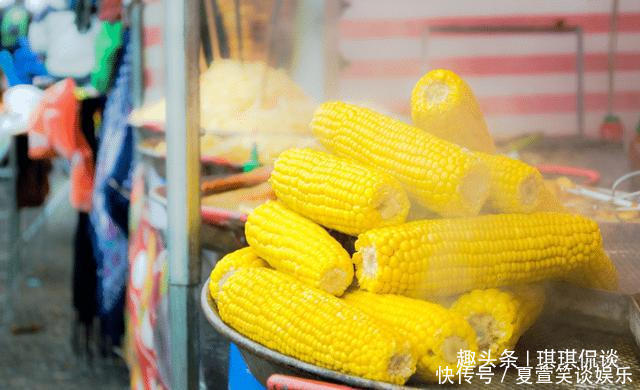 两样|煮玉米时,多加这两样小东西,香甜美味,还是奶奶教我的!