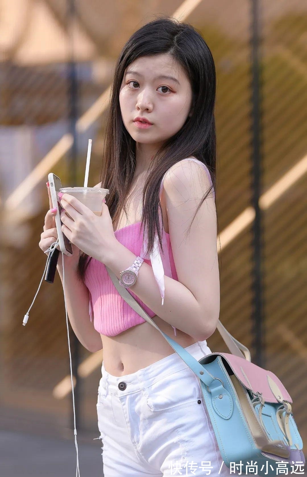 夏季|让人一见倾心的邻家女孩,夏季清凉穿搭让她更迷人