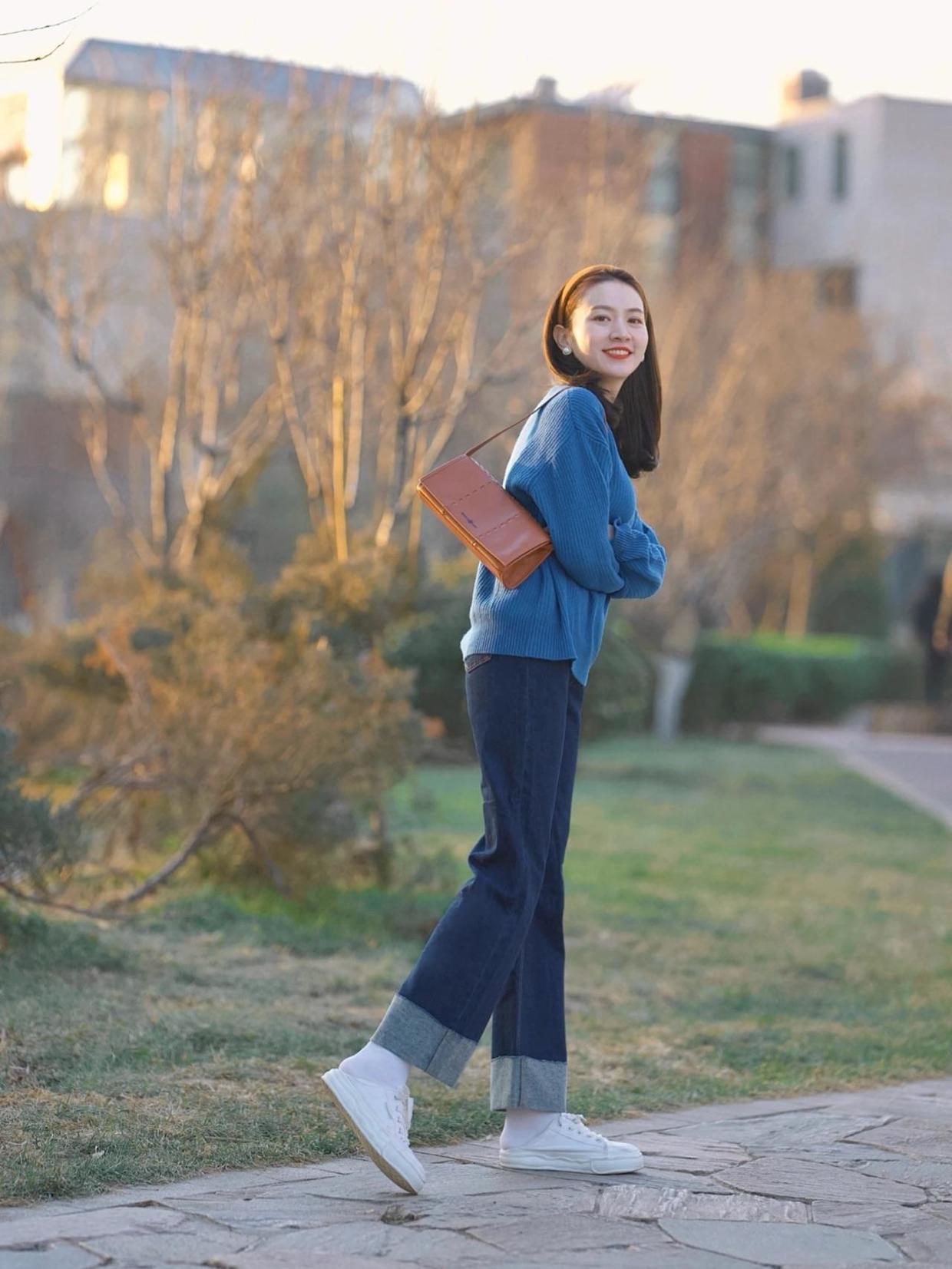 领口 优雅女人的天花板穿搭你get了吗?氛围感毛衣搭配,让你秀出优雅好气质