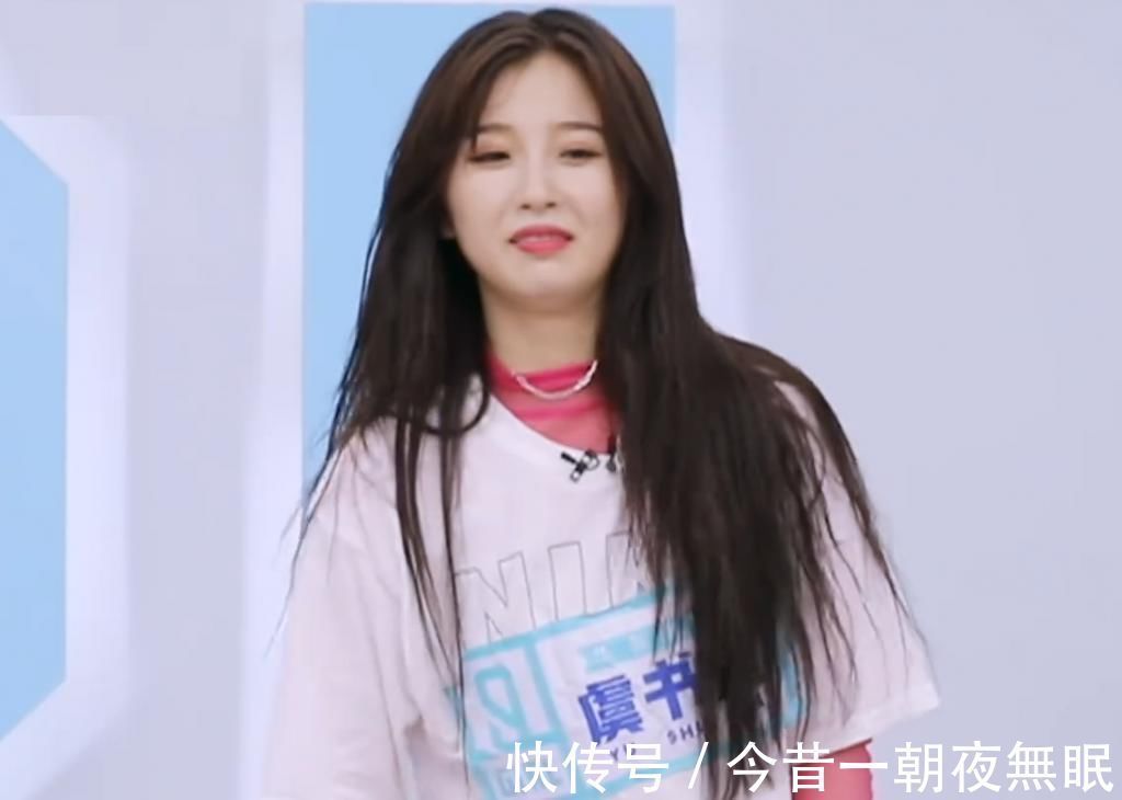 lis青你2虞书欣不穿塑身衣学舞，听清Lisa的评价，欣欣子要哭