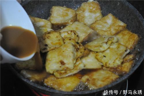中国人|煎豆腐,直接下锅大错特错!多加一步,豆腐不碎不粘,焦香鲜嫩!