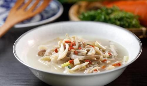 我家下饭菜，就爱这三菜一汤，简单炒炒就上桌，回回都光盘